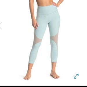 Alo Coast High Waist Capri - Cloud - S